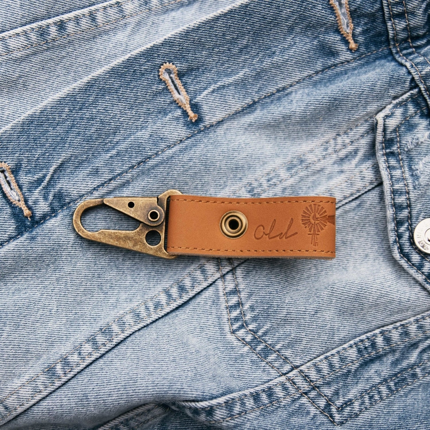 OldSouthApparel_Leather Key Ring