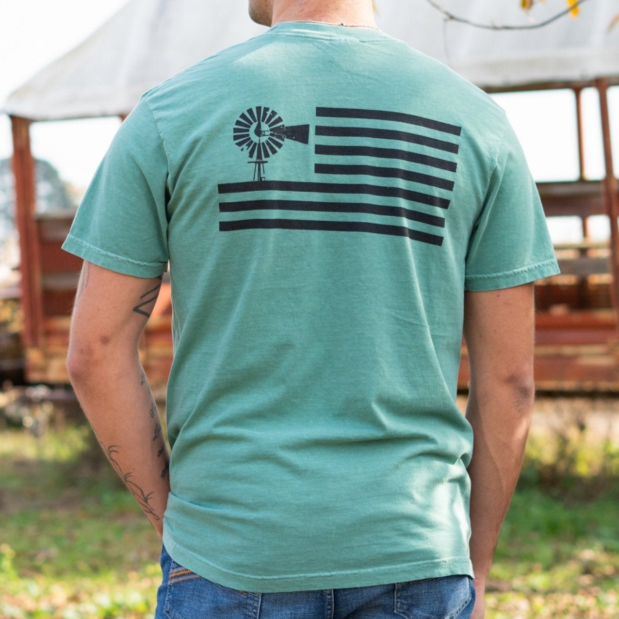 Logo Flag - Short Sleeve